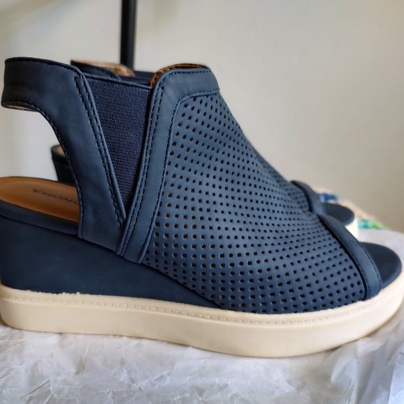 Navy blue wedges with traction bottom - Picture 4 of 5